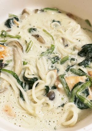 鮭とほうれん草のそうめんカルボ風-レシピのメイン写真