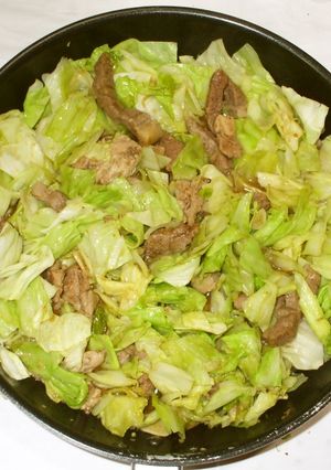 ホイコーロー♪簡単豚肉キャベツ材料2つ-レシピのメイン写真