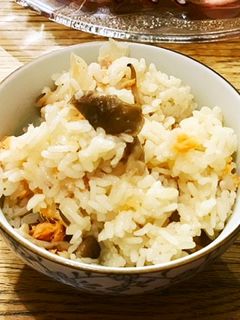 まいたけと鮭の炊き込みご飯-レシピのメイン写真
