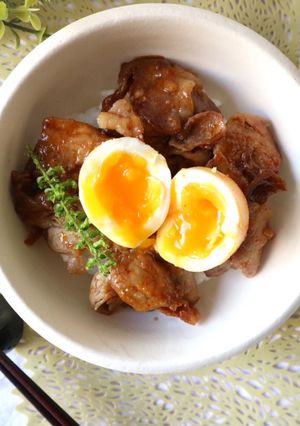 ヤンニョムエッグ＆ポーク丼♪-レシピのメイン写真