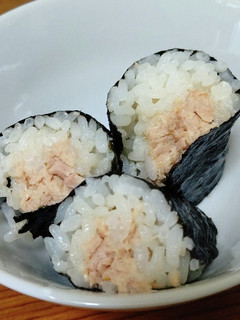 ラップで海苔巻き(ツナマヨ)-レシピのメイン写真