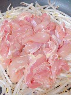 鶏肉ともやしのフライパン蒸し-レシピのメイン写真