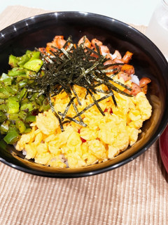 卵とウインナーとピーマンの3色丼-レシピのメイン写真