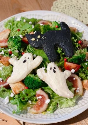 ハロウィントーストサラダ-レシピのメイン写真