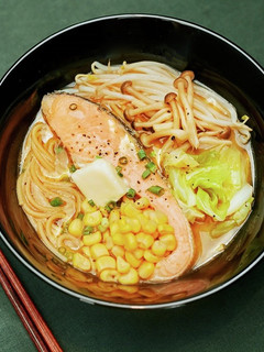 秋鮭のチャンチャン焼き風味噌ラーメン-レシピのメイン写真