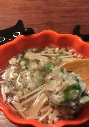 餃子餡（餃子）とエノキとオクラのスープ-レシピのメイン写真