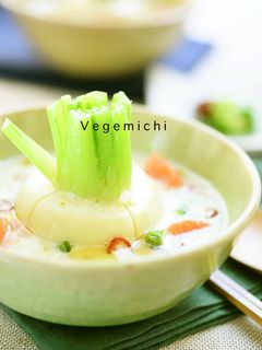 とろ〜り丸ごと秋蕪(カブ)の豆乳スープ-レシピのメイン写真