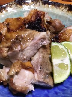 旨味ギュッと♡鶏もも肉の塩焼きスダチ添え-レシピのメイン写真