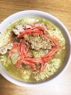 白菜豚肉の生姜炒めをのせた塩ラーメン-レシピのメイン写真