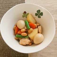 รูปของ 大豆と鶏肉の甘辛煮【柏市学校給食】