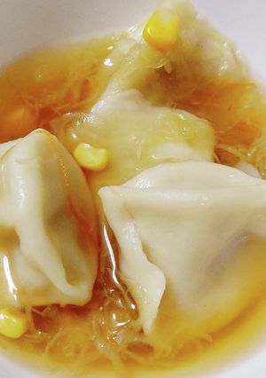 冷凍水餃子とカットサラダの中華スープ-レシピのメイン写真