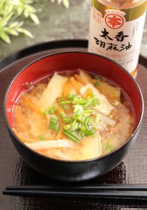 簡単！レンコンとさつま揚げのお味噌汁-レシピのメイン写真