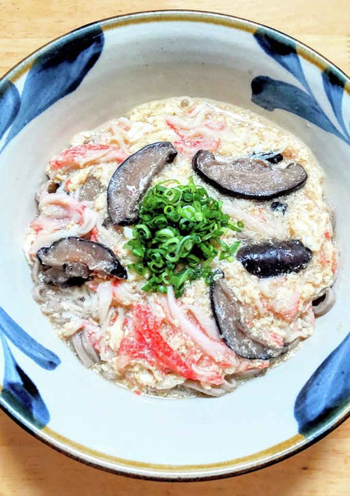 作り置き椎茸の佃煮とカニカマで卵とじ蕎麦-レシピのメイン写真
