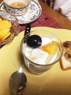 秋の果物パフェとバナナシナモンパン-レシピのメイン写真