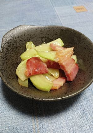 はやとうりとベーコンのコンソメ炒め-レシピのメイン写真