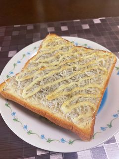 食パンで簡単!しらすマヨネーズトースト-レシピのメイン写真