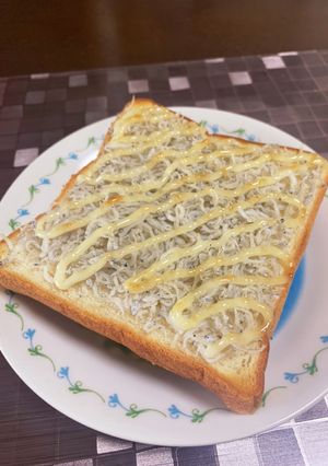 食パンで簡単！しらすマヨネーズトースト-レシピのメイン写真