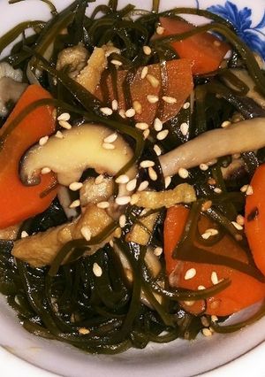 98　切り昆布とキノコの炒め煮-レシピのメイン写真