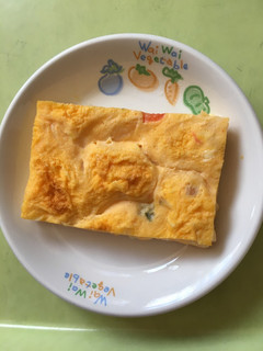 【保育園給食】トマトのチーズオムレツ-レシピのメイン写真