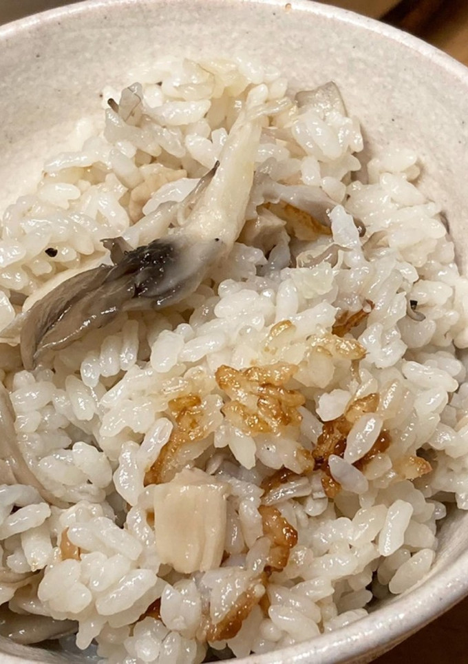 たっぷりきのこのガリバタ炊き込みごはん-レシピのメイン写真