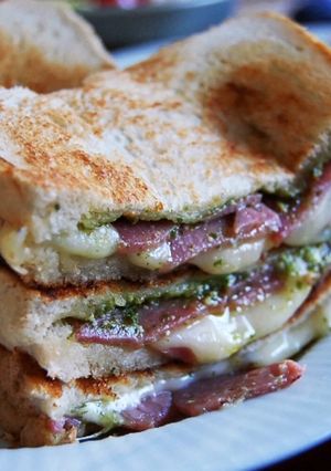 ルッコラソースのホットサンド-レシピのメイン写真