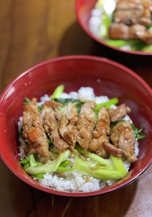 ねぎたっぷりの照り焼きチキン丼♪-レシピのメイン写真
