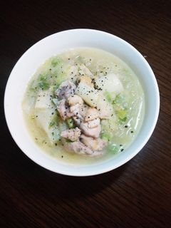 簡単☆ネギ油香る☆鶏肉とネギの春雨スープ-レシピのメイン写真