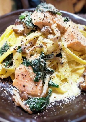 サーモンとほうれん草のクリームパスタ-レシピのメイン写真
