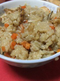 ベビーホタテとコンソメ醤油炊き込みご飯-レシピのメイン写真