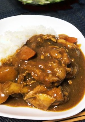 ちょいスパイシーなうちのカレー 鶏手羽元-レシピのメイン写真