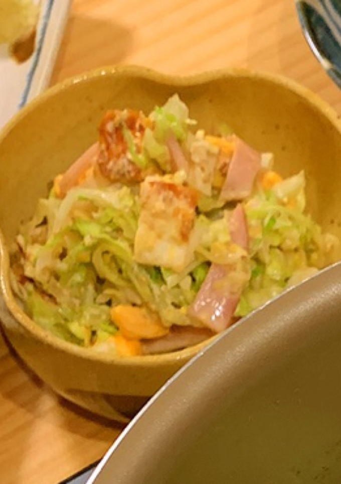 キャベツと目玉焼きのごまマヨサラダ-レシピのメイン写真