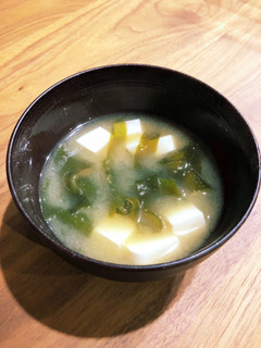 時短5分で【豆腐とワカメの味噌汁】-レシピのメイン写真