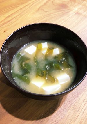時短5分で【豆腐とワカメの味噌汁】-レシピのメイン写真