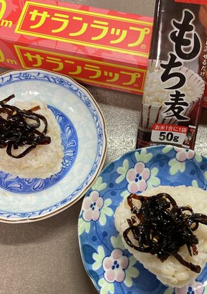 もち麦おにぎり～ごま昆布-レシピのメイン写真
