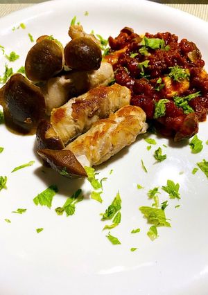丹波シメジの豚ロース巻き　トマトソース-レシピのメイン写真