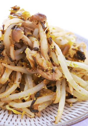 お酒の肴に◎もやしとシメジの飯泥棒-レシピのメイン写真