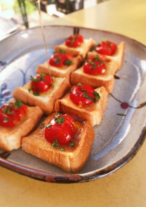 パーティーにも簡単カフェ風パンコントマテ-レシピのメイン写真