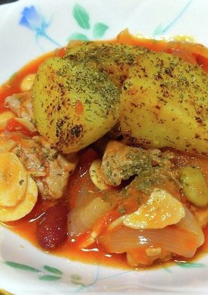 揚げ焼きじゃがいも☆ピリ辛ポークビーンズ-レシピのメイン写真