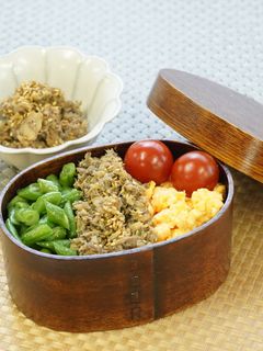 サバ缶そぼろの三色弁当【枚方キッチン】-レシピのメイン写真