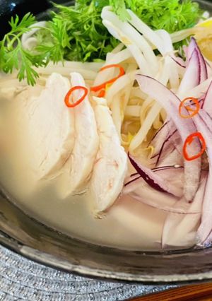 糖質ゼロ麺とサラダチキンで♡鶏肉のフォー-レシピのメイン写真