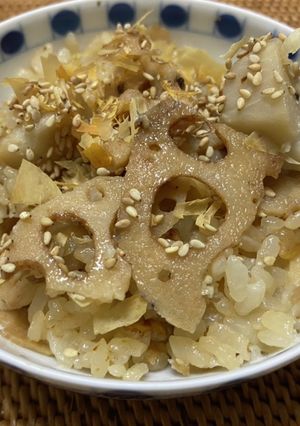 蓮根、里芋　秋の炊き込みご飯-レシピのメイン写真