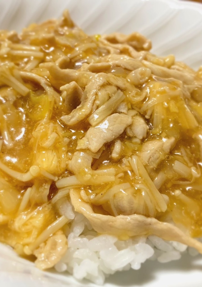 簡単♫豚肉と玉ねぎときのこのあんかけ丼-レシピのメイン写真