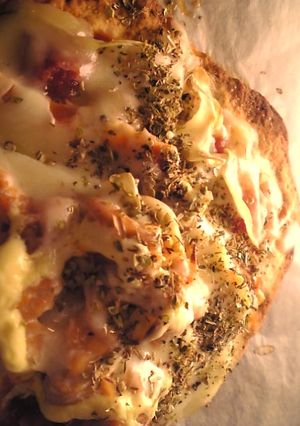 鮭と玉葱とジャガイモのピザ-レシピのメイン写真