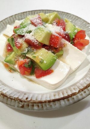 冷奴に飽きたら☆彩り野菜の豆腐サラダ-レシピのメイン写真