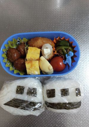小1 遠足 お弁当 新幹線おにぎり-レシピのメイン写真
