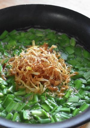 サッポロ一番で揚げねぎにらラーメン-レシピのメイン写真