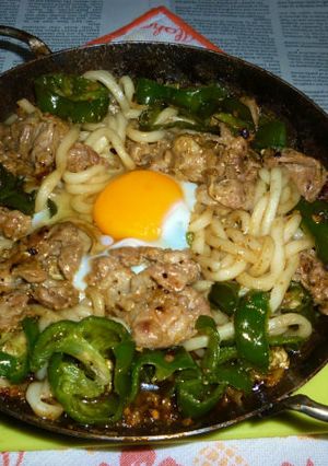もち豚&ピーマンのアヒージョ炒焼きうどん-レシピのメイン写真