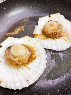 フライパンで殻付きホタテバター醤油-レシピのメイン写真