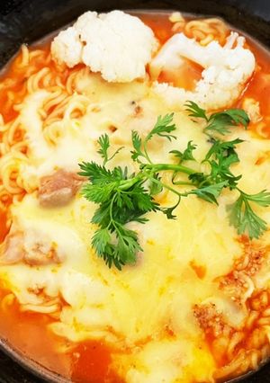 サッポロ1番でトマトチーズラーメン-レシピのメイン写真