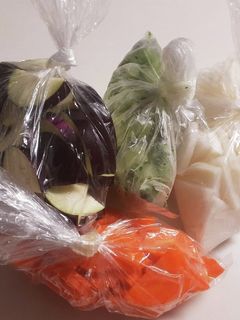 ちょっと余った野菜は切って冷凍~♪-レシピのメイン写真